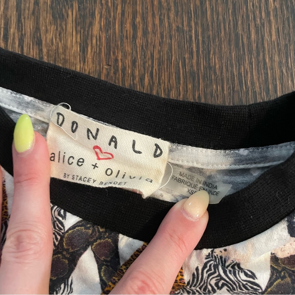 ALICE + OLIVIA Donald Robertson Willa Crazy Pants Printed crop top xs - Picture 3 of 3